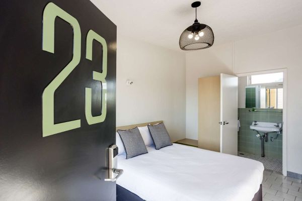 EMERALD STAR HOTEL (Emerald)